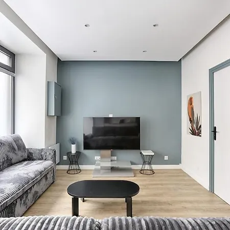 Apartment Au Coeur De Batignolles Avec Salon Tv *
