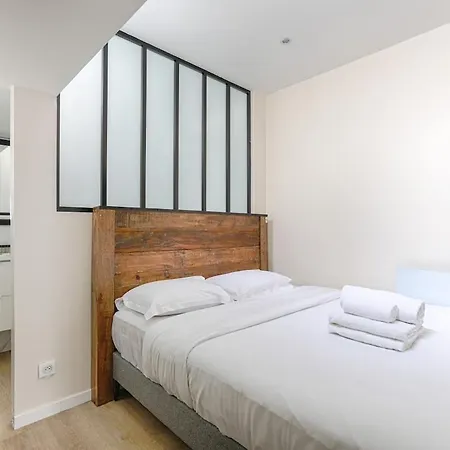 Au Coeur De Batignolles Avec Salon Tv