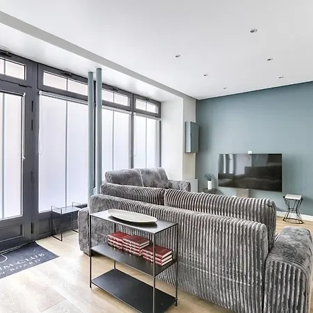 Apartment Au Coeur De Batignolles Avec Salon Tv